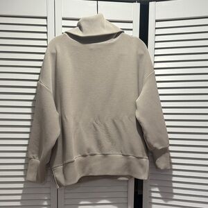 Varley Cream Sweatshirt size medium
